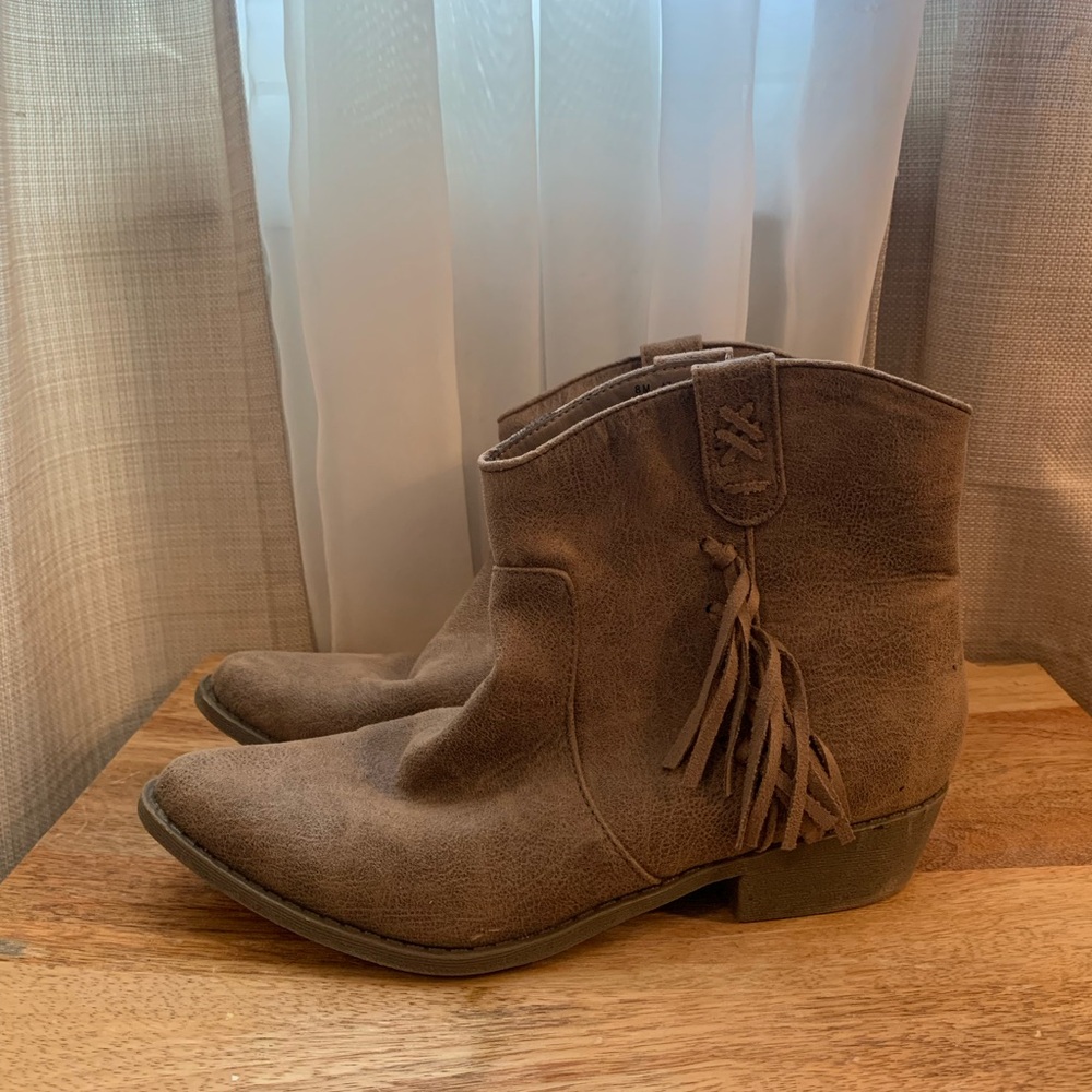 Women's Suede Tassel Western Ankle Boots - Brown